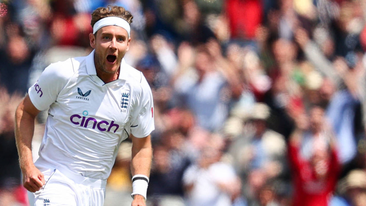 Stuart Broad reinvigorated England's chances on the third morning at Lord's&nbsp;&nbsp;&bull;&nbsp;&nbsp;AFP/Getty Images