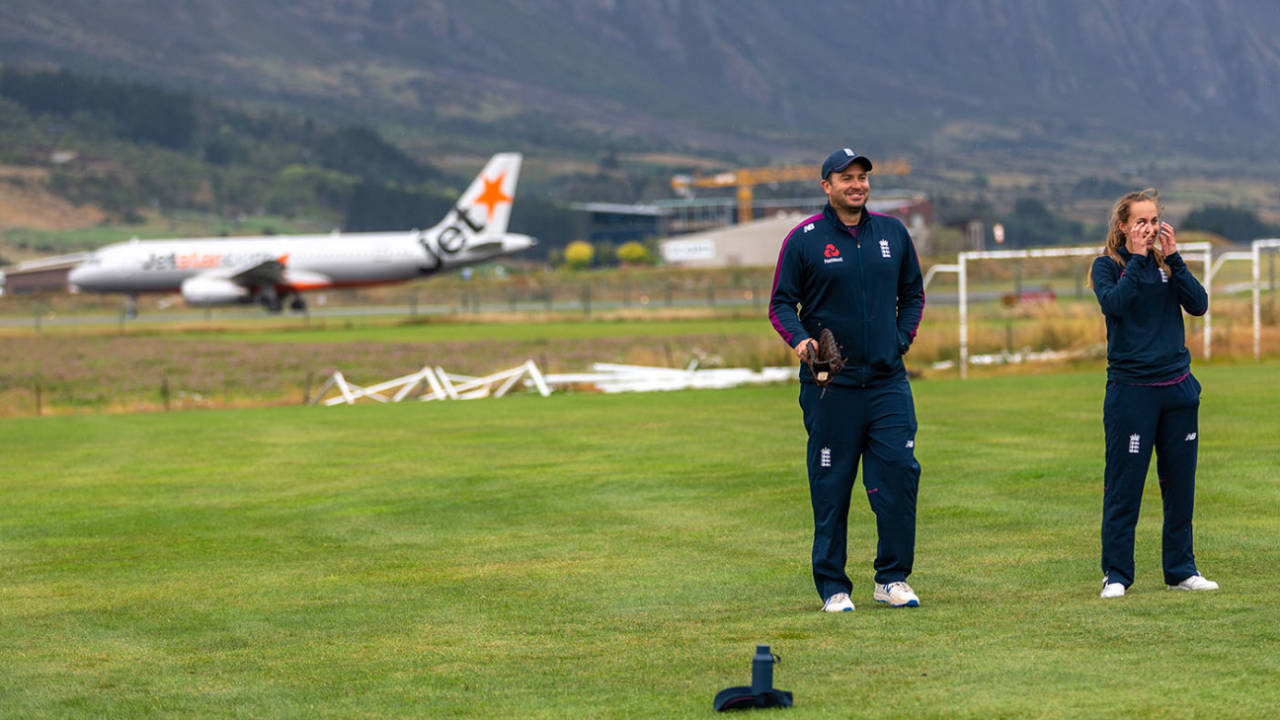 Tim Macdonald and Tash Farrant look on during an England touring side training session, Queenstown, New Zealand, February 10, 2021