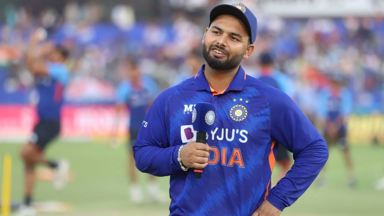 Rishabh Pant loss the toss in his captaincy debut for India, India v South Africa, 1st T20I, Delhi, June 9, 2022