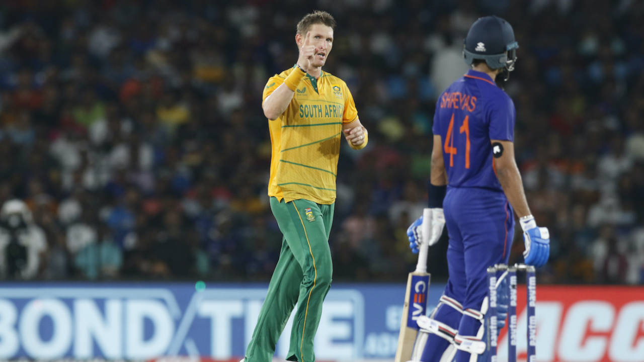 Dwaine Pretorius celebrates after nicking off Shreyas Iyer, India vs South Africa, 2nd T20, Cuttack, June 12, 2022
