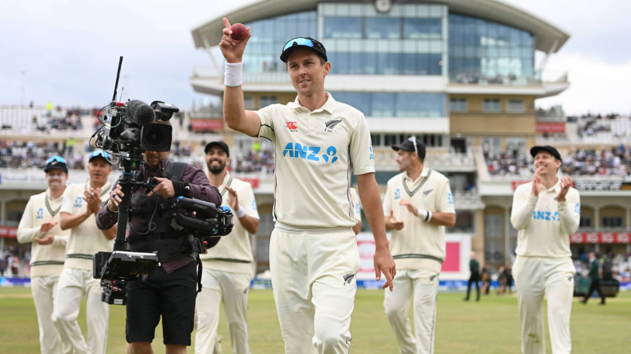 Trent Boult put in a big effort, bowling 33.3 overs to finish with 5 for 106, England vs New Zealand, 2nd Test, Nottingham, 4th day, June 13, 2022