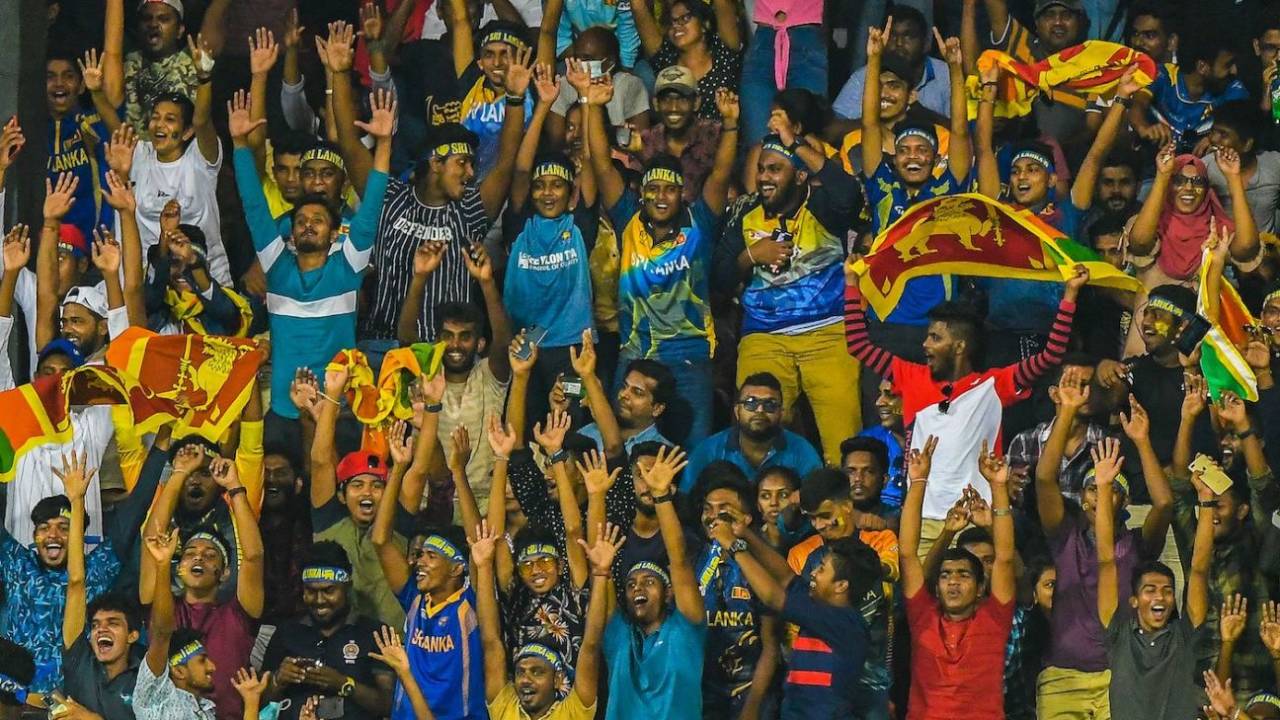 Local fans enjoyed Sri Lanka's batting in the third ODI, Sri Lanka vs Australia, 3rd ODI, Colombo, June 19, 2022