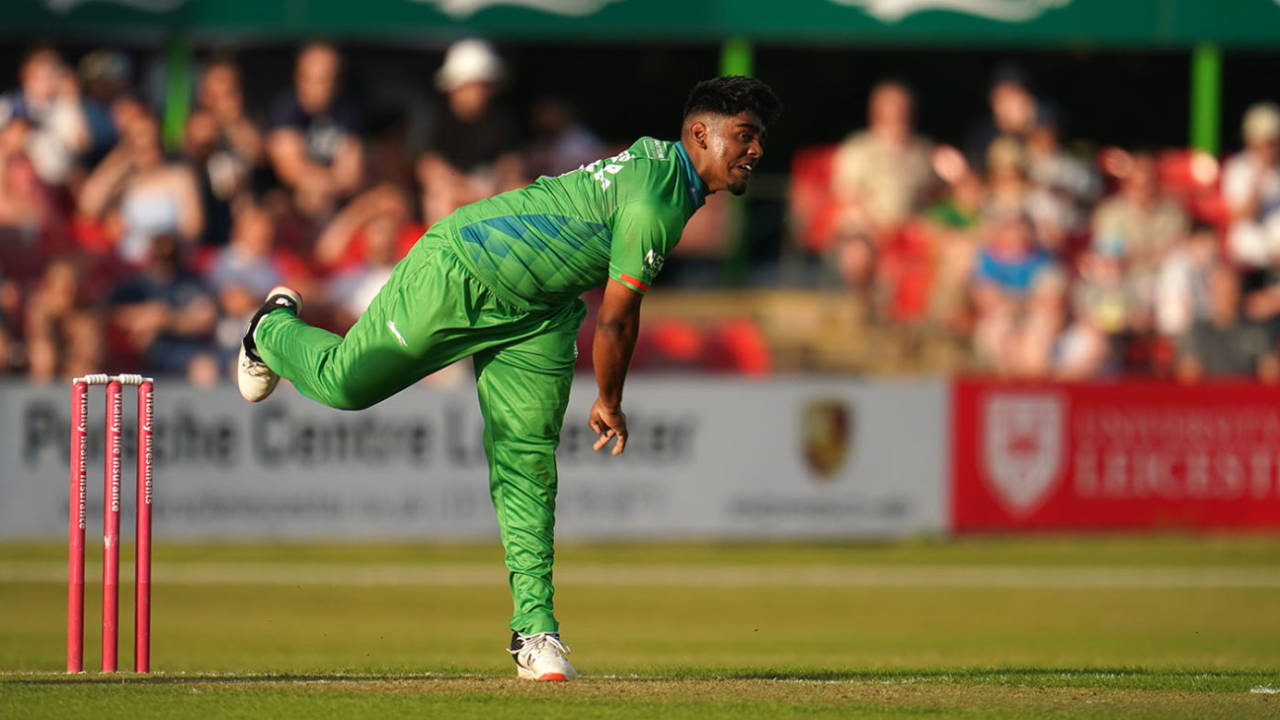 Rehan Ahmed bowls, Vitality Blast, North Group, Leicestershire vs Worcestershire, Leicester, June 17, 2022