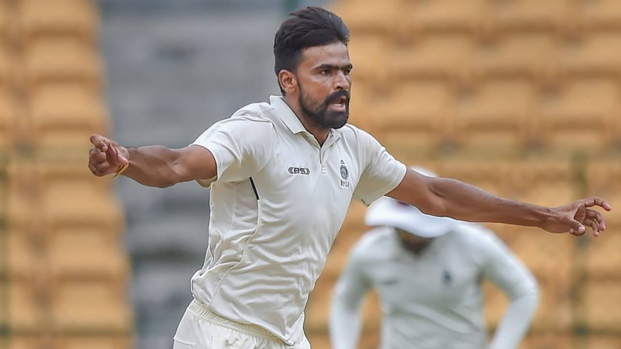 Anubhav Agarwal picked up both Mumbai openers, Prithvi Shaw and Yashasvi Jaiswal, Mumbai vs Madhya Pradesh, Ranji Trophy 2021-22 final, 1st day, Bengaluru, June 22, 2022