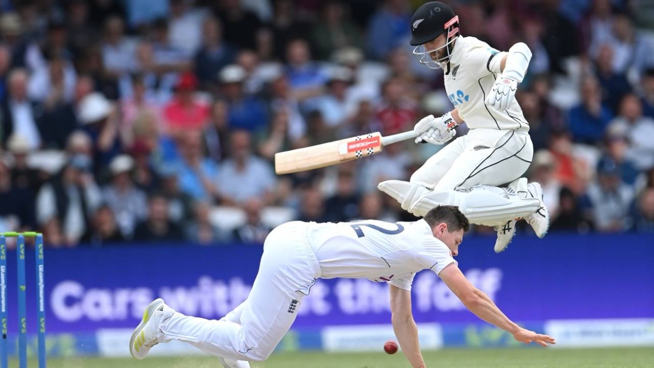 Kane Williamson jumps out of the way as Matthew Potts fields the ball&nbsp;&nbsp;&bull;&nbsp;&nbsp;Getty Images