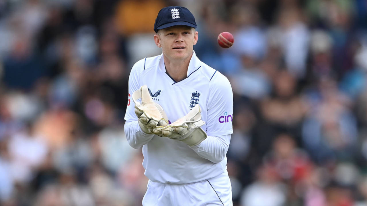 Sam Billings collects the ball after coming in as a Covid replacement, England vs New Zealand, 3rd Test, Headingley, 4th day, June 26, 2022