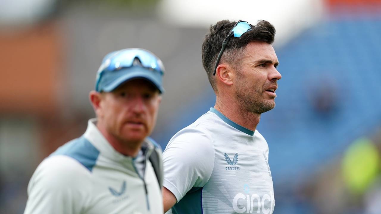 James Anderson out for a warm-up alongside Paul Collingwood