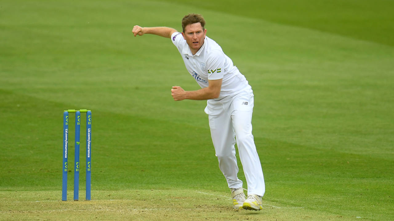 Liam Dawson in his delivery stride, Somerset vs Hampshire, LV= Insurance Championship, Division One, Taunton, May 19, 2022