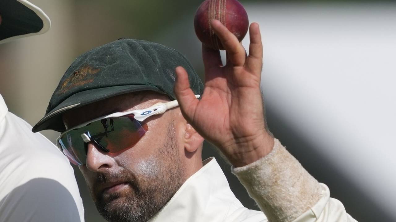 Nathan Lyon finished with 5 for 90 as Sri Lanka were restricted to 212&nbsp;&nbsp;&bull;&nbsp;&nbsp;Associated Press