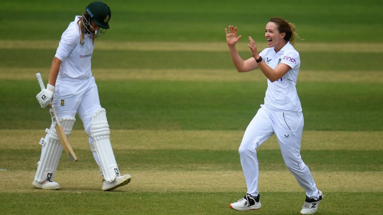 Kate Cross is ecstatic after dismissing Andrie Steyn second time in the Test, England vs South Africa, Only Women's Test, Taunton, 3rd day, June 29, 2022