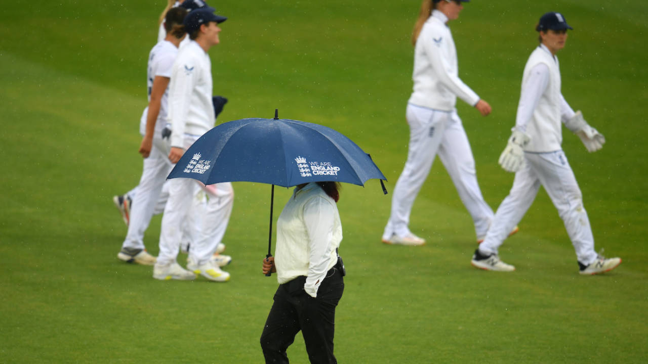 Rain interrupted play on the final day, England vs South Africa, Only Women's Test, Taunton, Day 4, June 30, 2022