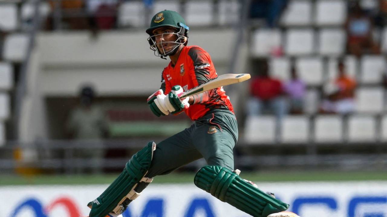 Afif Hossain plays the reverse sweep, West Indies vs Bangladesh, 2nd T20I, Roseau, July 3, 2022
