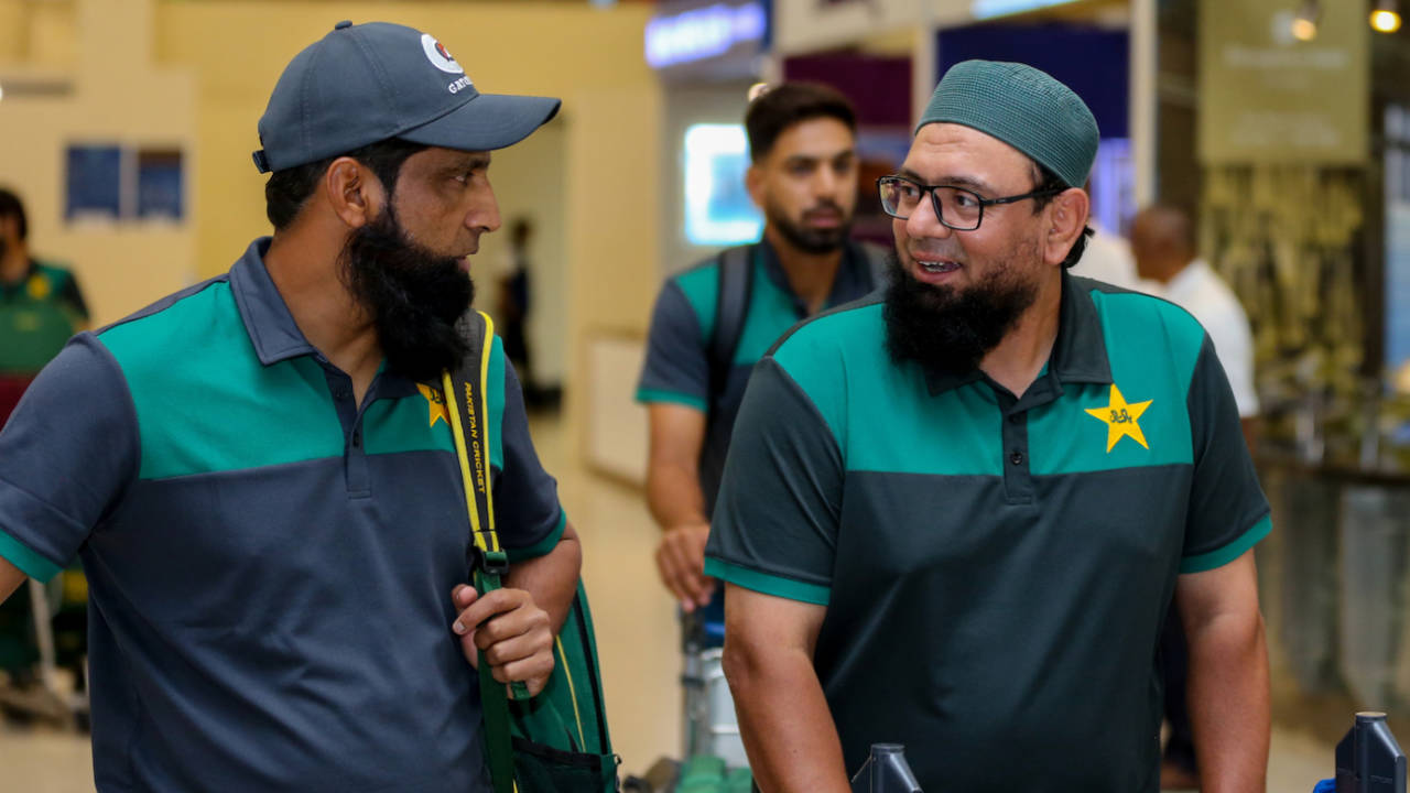 Mohammad Yousuf and Saqlain Mushtaq arrive at the Colombo airport, Colombo, July 6, 2022
