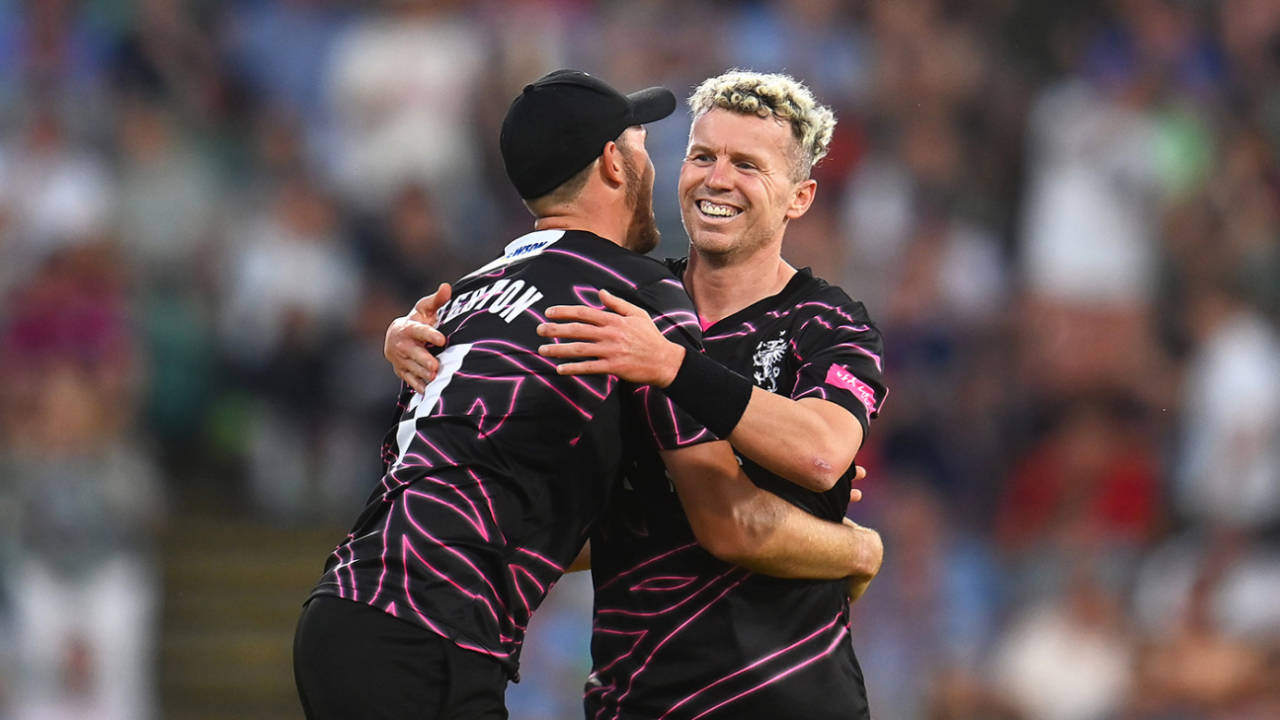 Peter Siddle celebrates a wicket with Craig Overton, Vitality T20 Blast quarter final, Somerset vs Derbyshire, Taunton, July 09, 2022