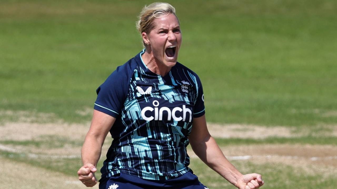 Katherine Brunt was on song in her first spell, picking up two top-order wickets, England vs South Africa, 1st women's ODI, Nottingham, July 11, 2022