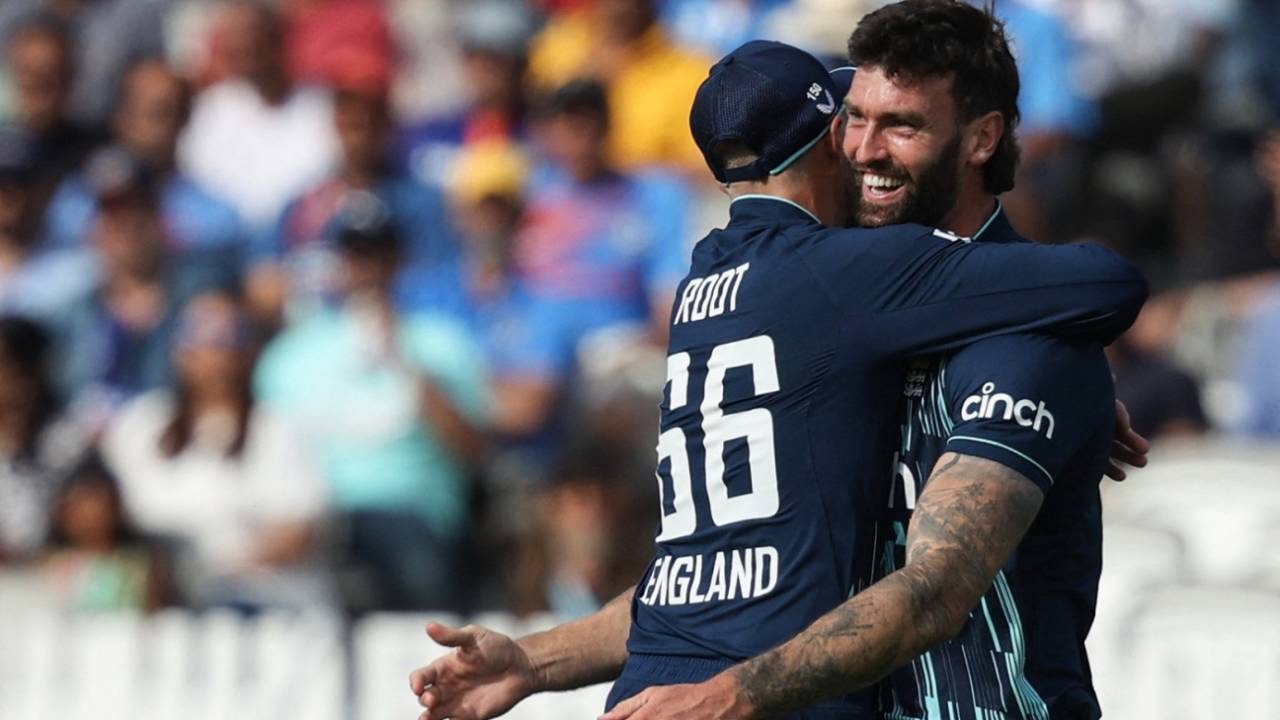 Reece Topley celebrates with Joe Root, England vs India, 2nd ODI, Lord's, London, July 14, 2022
