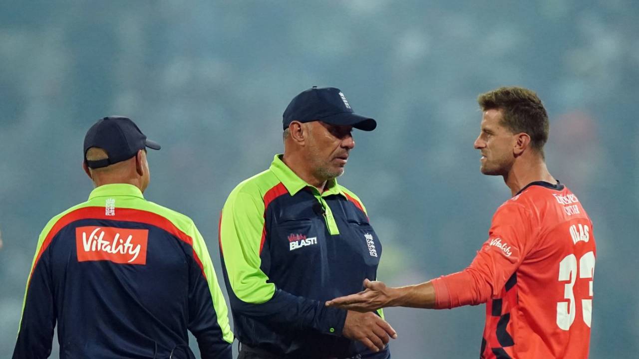 Lancashire captain Dane Vilas talks with the umpires after the final