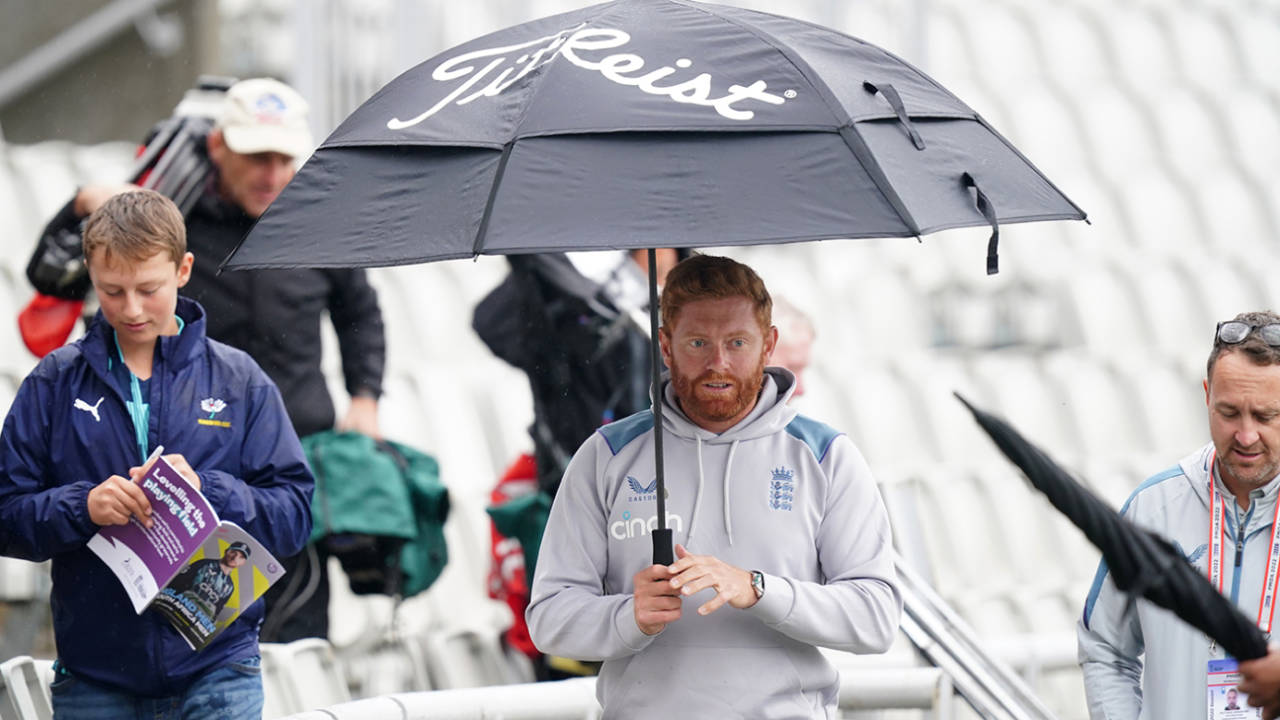 Jonny Bairstow avoids the rain in Manchester, England vs South Africa, 2nd ODI, Old Trafford, July 22, 2022