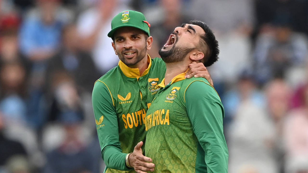 Keshav Maharaj and Tabraiz Shamsi might end up bowling in tandem in the second T20I&nbsp;&nbsp;&bull;&nbsp;&nbsp;Getty Images