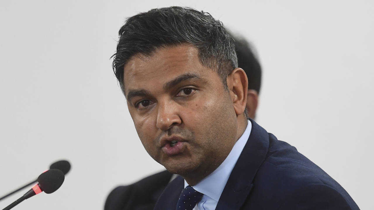 Wasim Khan speaks to the media about the PSL being suspended in the wake of a Covid outbreak, Karachi, March 4, 2021