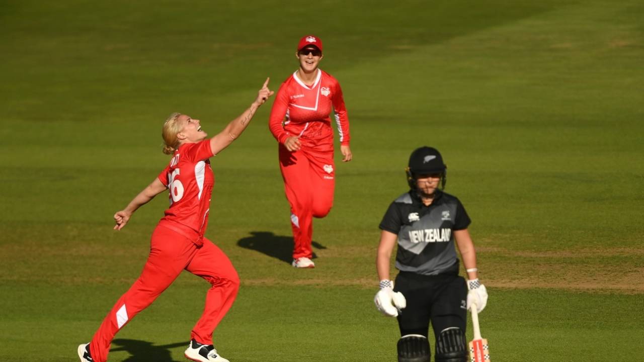 Katherine Brunt struck in the first over of the game to set the tone for England's victory&nbsp;&nbsp;&bull;&nbsp;&nbsp;Getty Images