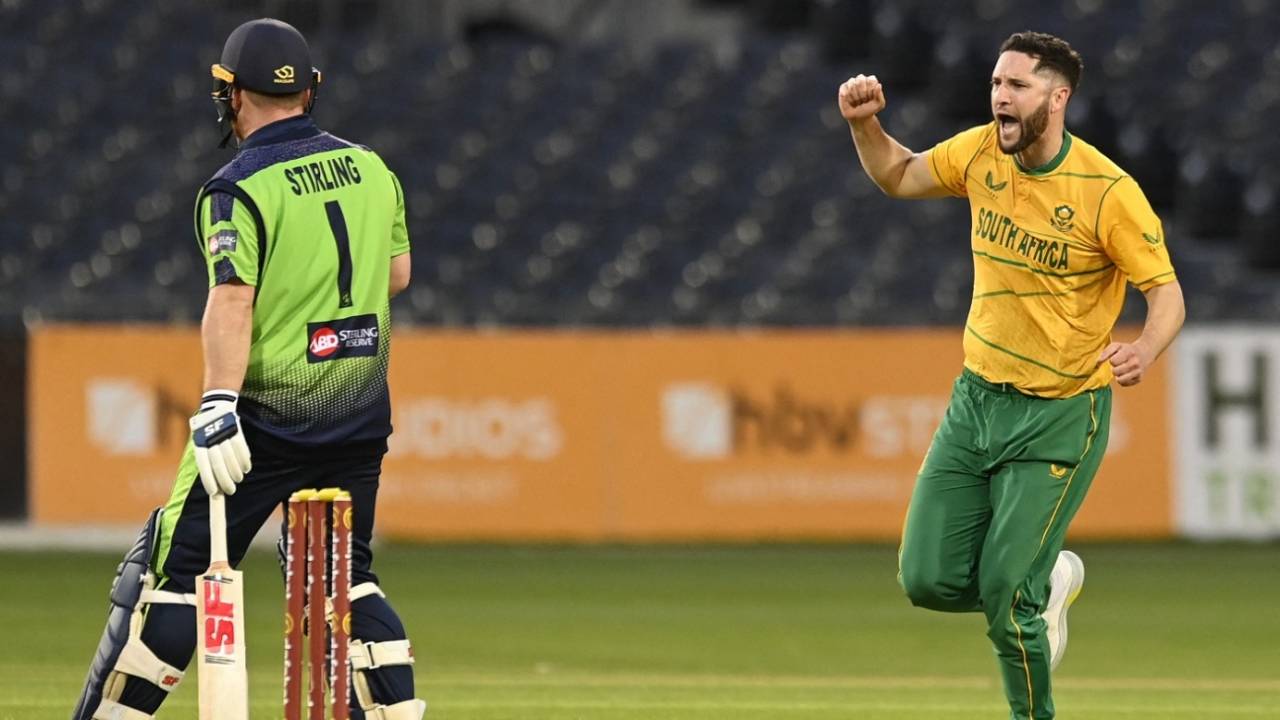 Wayne Parnell is jubilant as Paul Stirling walks back, Ireland vs South Africa, 2nd T20I, Bristol, August 5, 2022