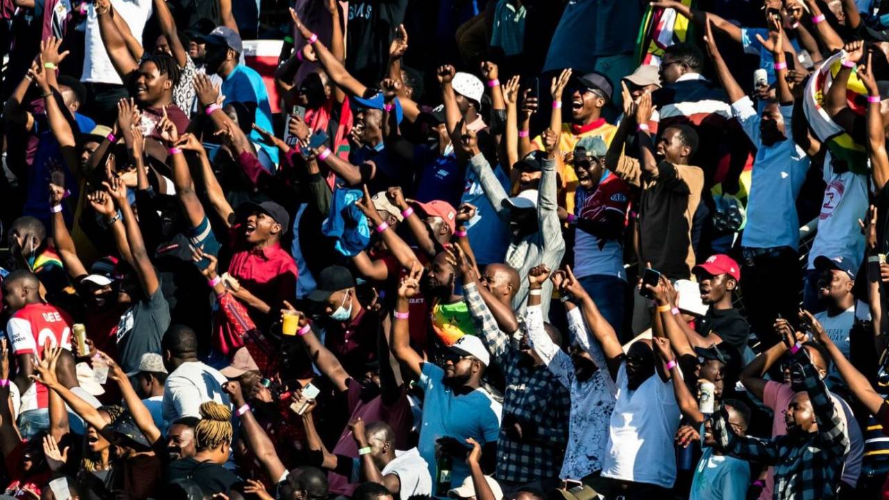The Harare crowd enjoys a fabulous fightback from Zimbabwe, Zimbabwe vs Bangladesh, 2nd ODI, Harare, August 7, 2022