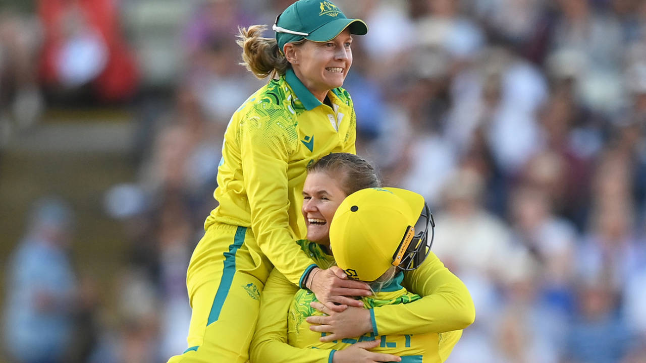 Australia are ecstatic after Jess Jonassen takes the victory-sealing final wicket&nbsp;&nbsp;&bull;&nbsp;&nbsp;Getty Images