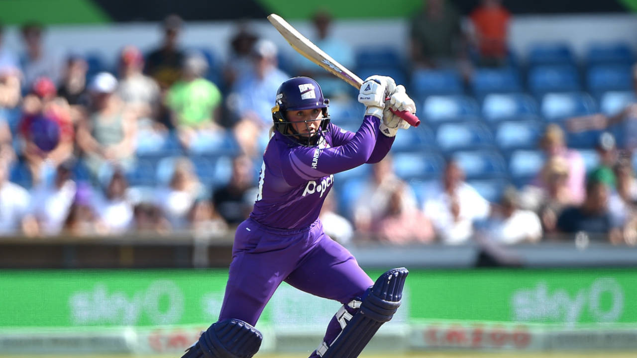 Bess Heath upped the ante in the middle overs after a slow start, Northern Superchargers vs London Spirit, Women's Hundred, Leeds, August 14, 2022
