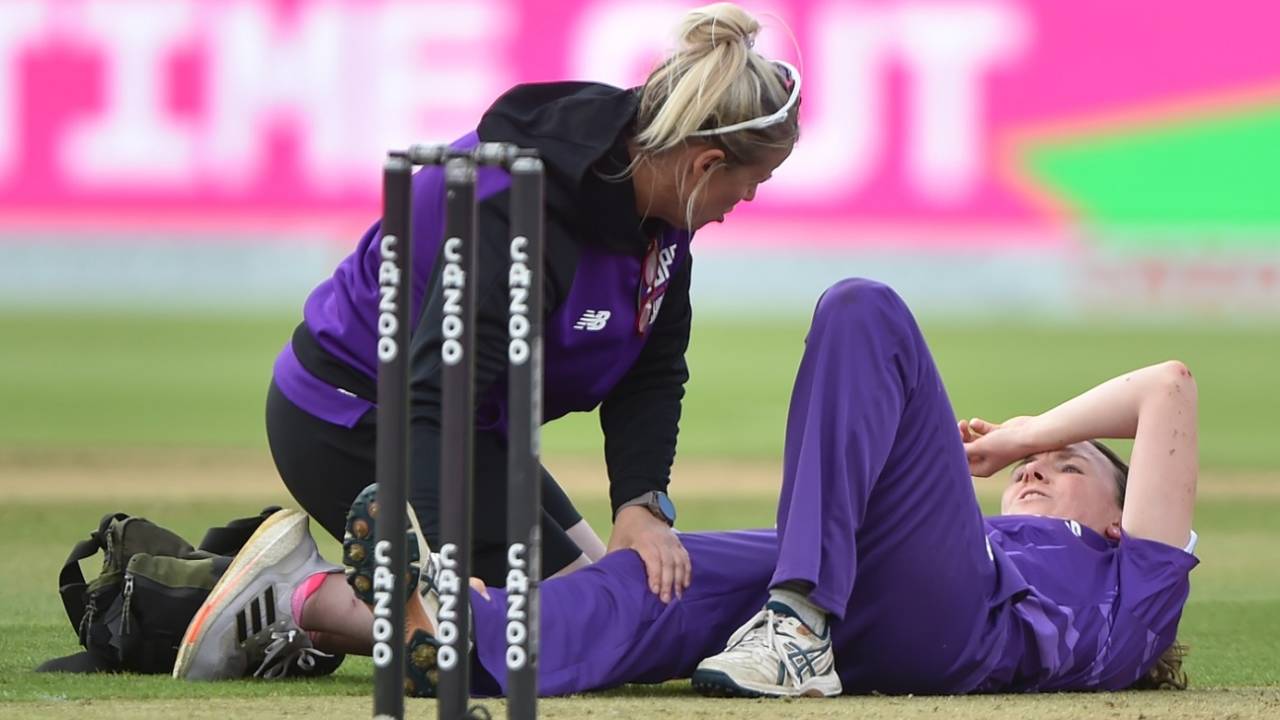 Beth Langston slipped in her delivery stride and hurt herself, Birmingham Phoenix vs Northern Superchargers, Women's Hundred, Edgbaston, August 19, 2022
