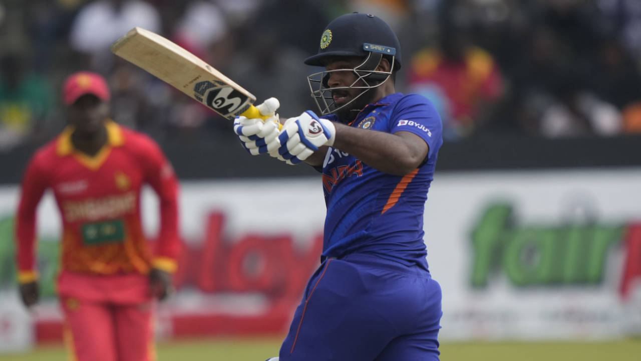 Sanju Samson pulls with power on the way to his half-century, Zimbabwe vs India, 2nd ODI, Harare, August 20, 2022