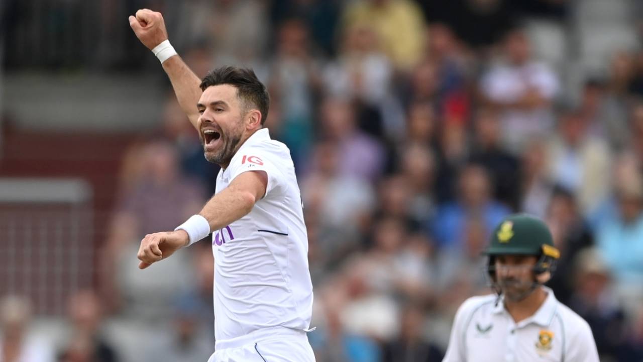 Playing his 100th home Test, James Anderson removed Sarel Erwee early in the first morning, England vs South Africa, 2nd Test, Old Trafford, 1st day, August 25, 2022