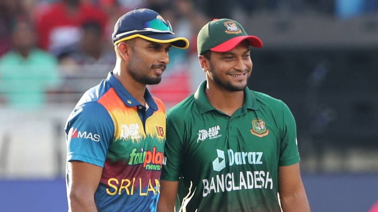 Dasun Shanaka and Shakib Al Hasan during toss, Bangladesh vs Sri Lanka, Men's T20 Asia Cup, Dubai, September 1, 2022