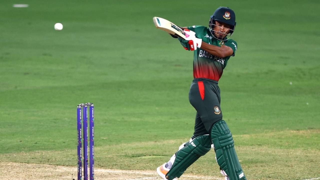 Afif Hossain pulls the ball, Bangladesh vs Sri Lanka, Men's T20 Asia Cup, Dubai, September 1, 2022
