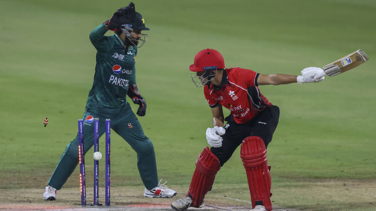 Aizaz Khan gets bowled by Shadab Khan, Hong Kong vs Pakistan, Men's T20 Asia Cup, Sharjah, September 2, 2022
