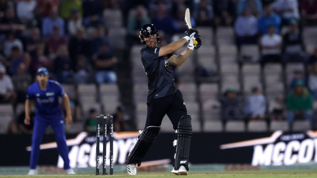 Laurie Evans blazed a 19-ball fifty to power Originals' chase&nbsp;&nbsp;&bull;&nbsp;&nbsp;PA Images via Getty Images