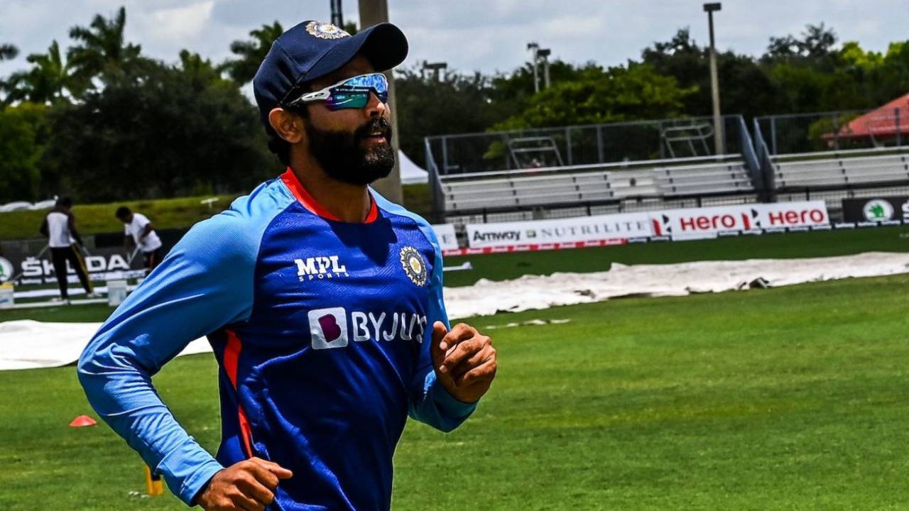 Ravindra Jadeja warms up before the fourth T20I against West Indies, Lauderhill, August 5, 2022