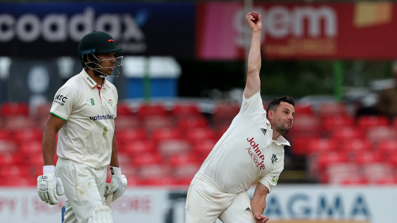 Steven Mullaney took three quick wickets early in Leicestershire's second innings&nbsp;&nbsp;&bull;&nbsp;&nbsp;Getty Images