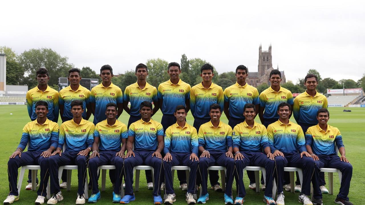The Sri Lanka players pose for a team photograph