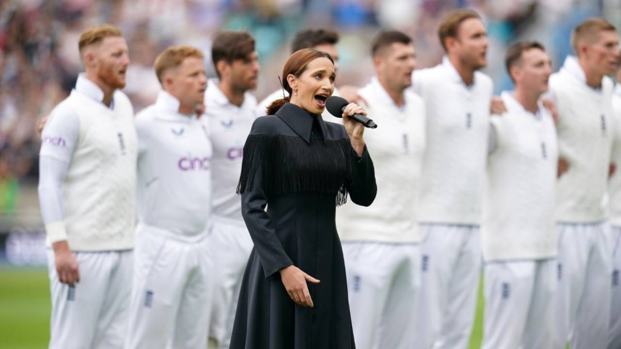 Laura Wright sings the National Anthems on a moving morning at The Oval&nbsp;&nbsp;&bull;&nbsp;&nbsp;Getty Images