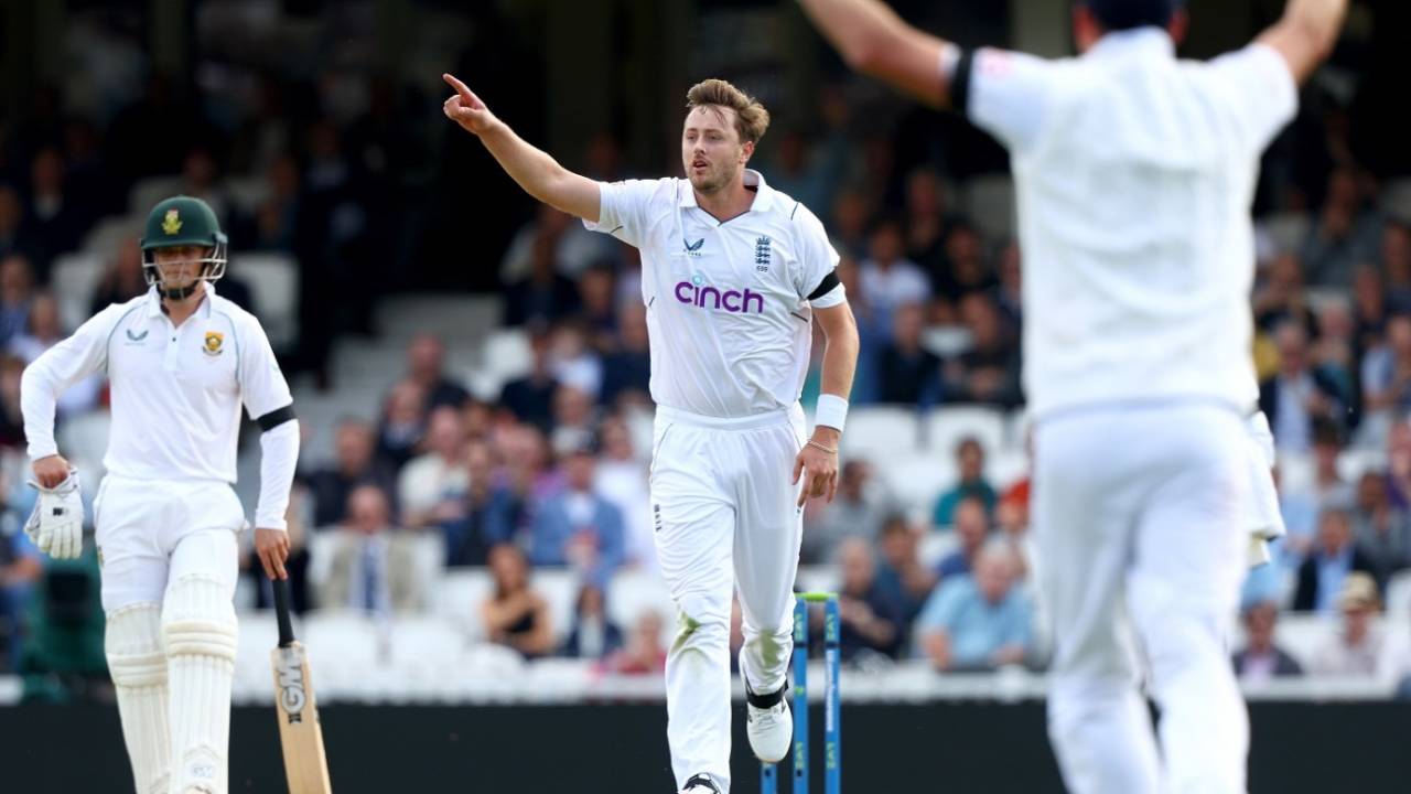 Ollie Robinson picked up four for 21 in the first session of the day, England vs South Africa, 3rd Test, 3rd day, The Oval, September 10, 2022