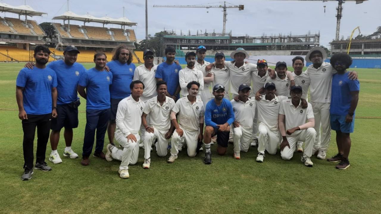 Ajinkya Rahane poses with the North-East Zone players, West Zone vs North-East Zone, Duleep Trophy 2022-23, 4th day, Chennai, September 11, 2022