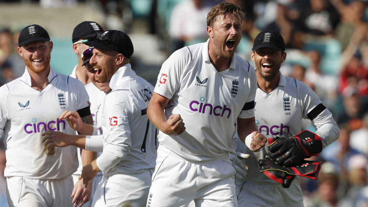 Ollie Robinson roars after a review went his way, England vs South Africa, 3rd Test, 4th day, The Oval, September 11, 2022