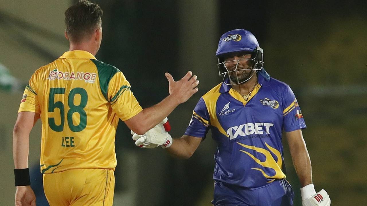 Brett Lee congratulates Tillakaratne Dilshan for bringing up the first century of the new season, Australia Legends vs Sri Lanka Legends, Road Safety World Series, Kanpur, September 11, 2022