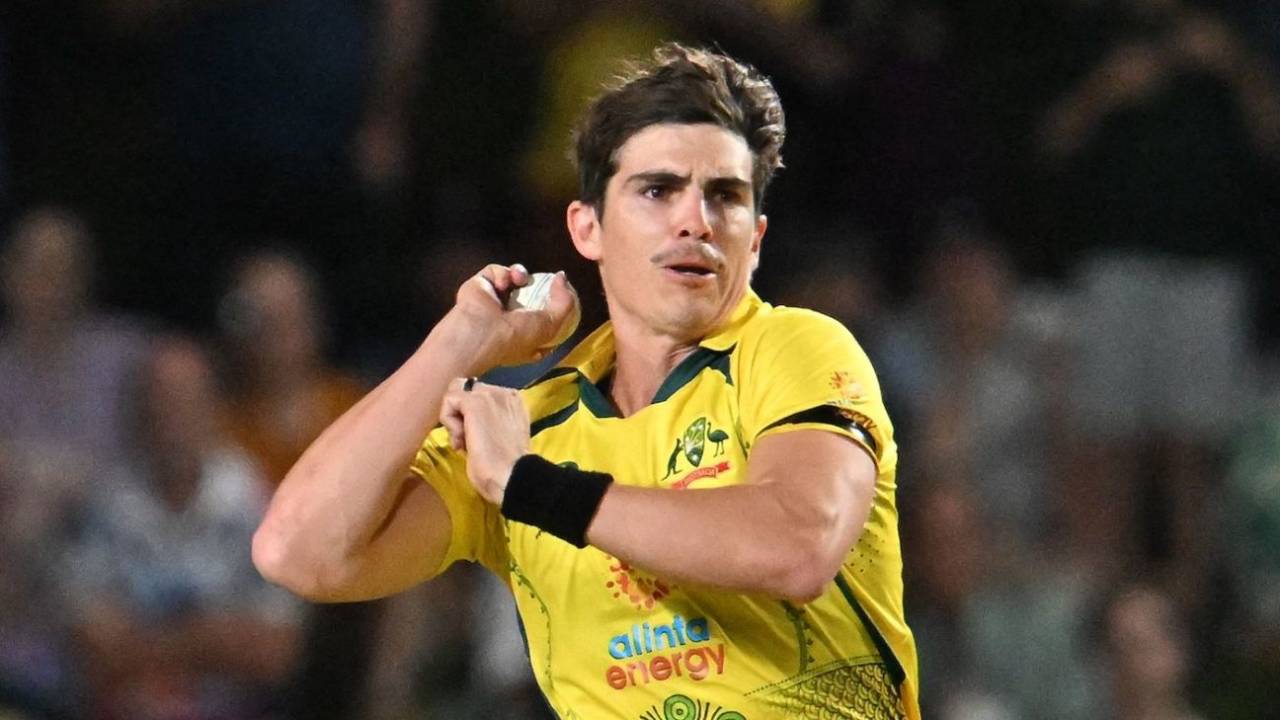 Eye on the target - Sean Abbott gets ready to send one down, Australia vs New Zealand, 3rd ODI, Cairns, September 11, 2022