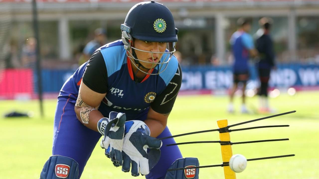 Richa Ghosh does wicketkeeping drills before the match, England vs India, 3rd women's T20I, Bristol, September 15, 2022