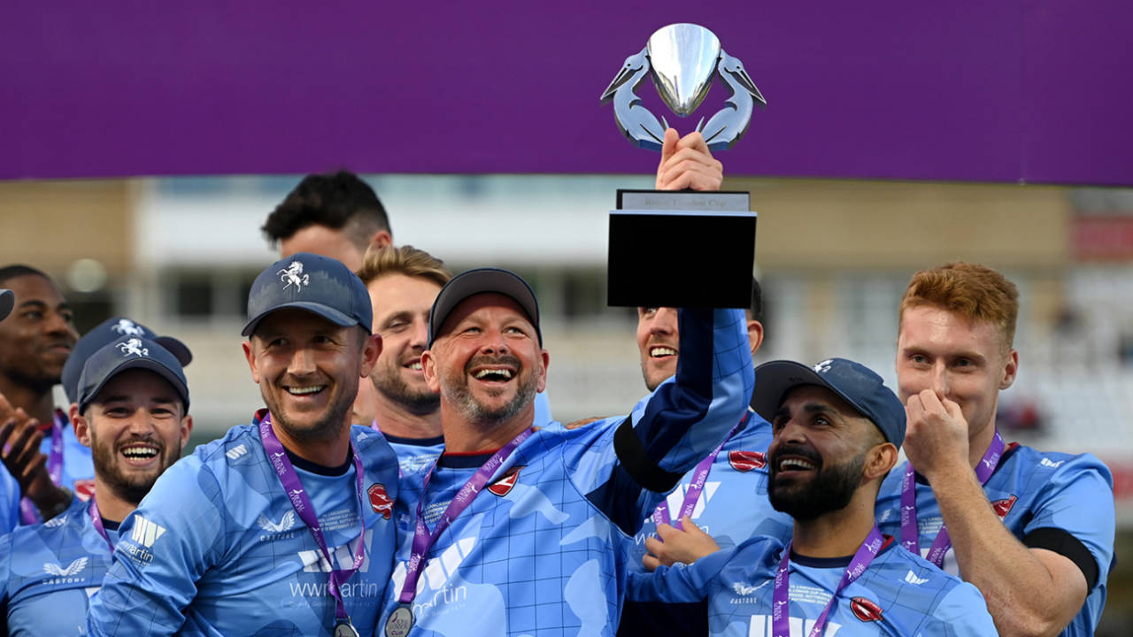 Joe Denly and Darren Stevens celebrate with the trophy after Kent's win in 2022&nbsp;&nbsp;&bull;&nbsp;&nbsp;Getty Images