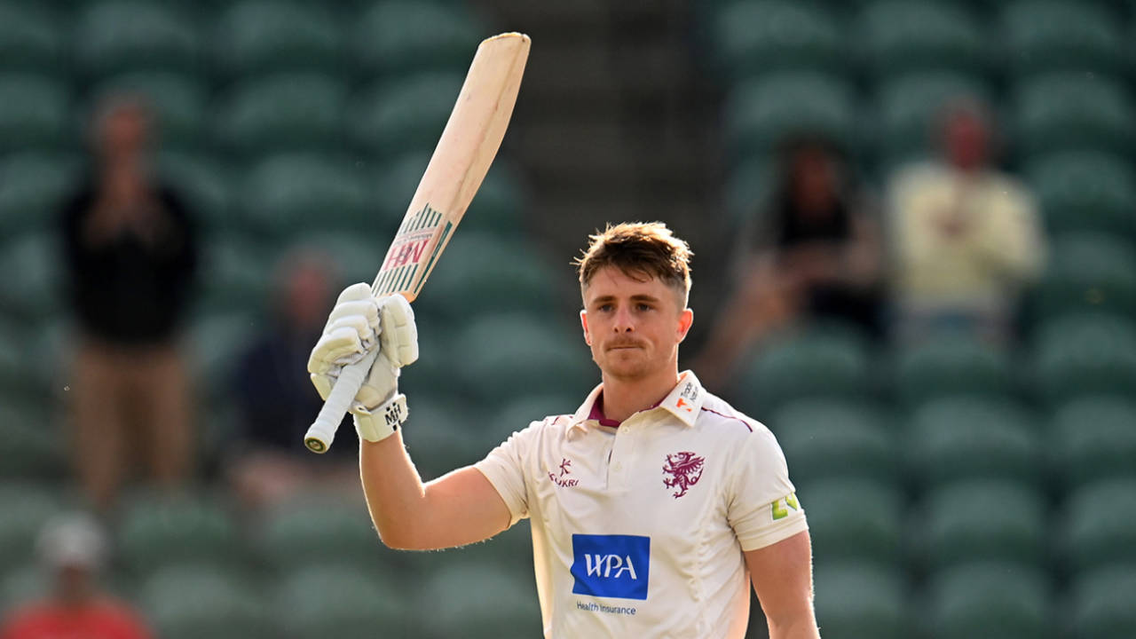 Tom Abell acknowledges his ton, LV= Insurance County Championship, Division 1, Somerset vs Northamptonshire, Taunton, September 20, 2022