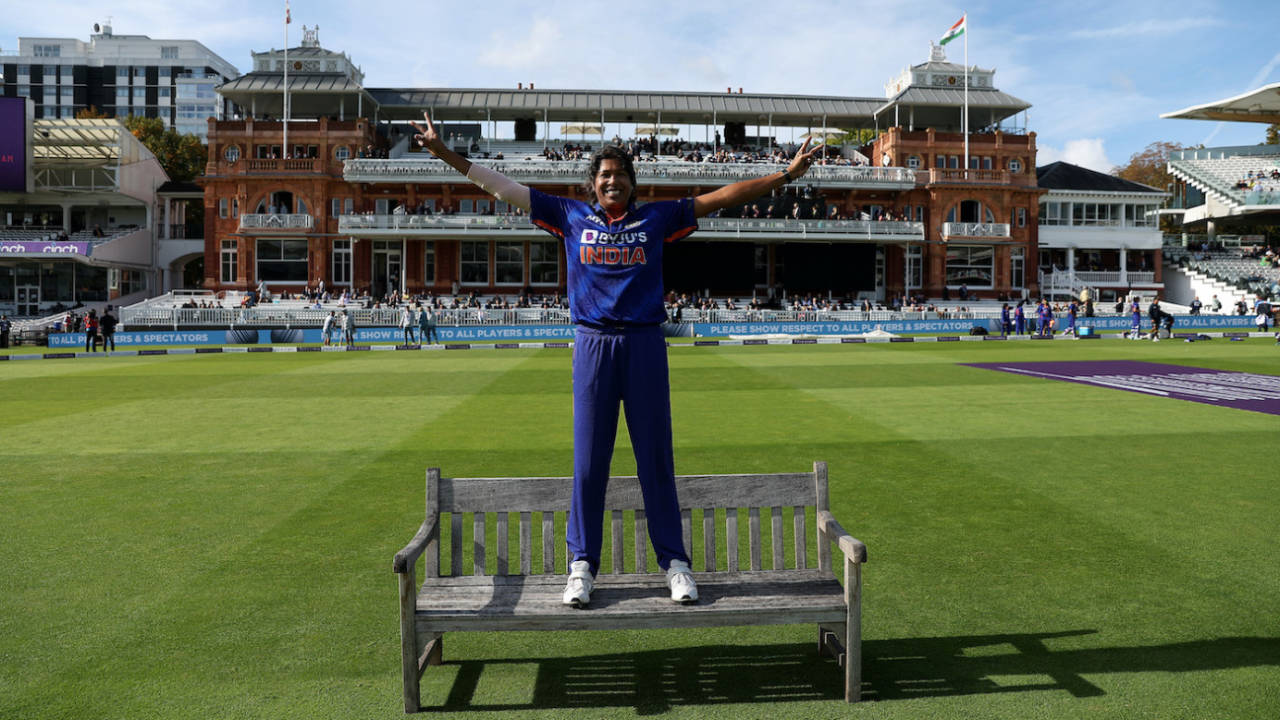 Jhulan Goswami poses in front of the Lord's pavilion, England vs India, 3rd ODI, Lord's, London, September 24, 2022
