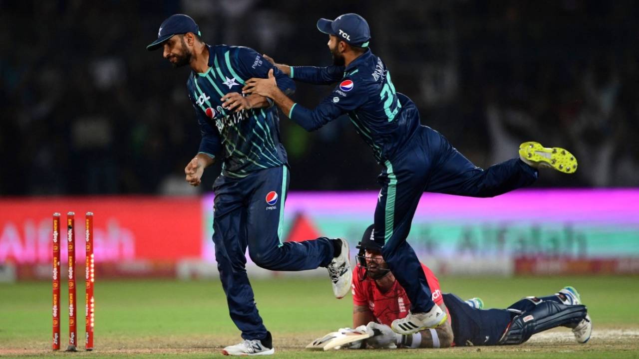 Shan Masood pulled off the key run-out as Pakistan won by three runs, Pakistan vs England, 4th T20I, Karachi, September 25, 2022